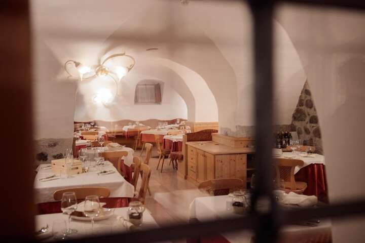 Dining 22 of 36