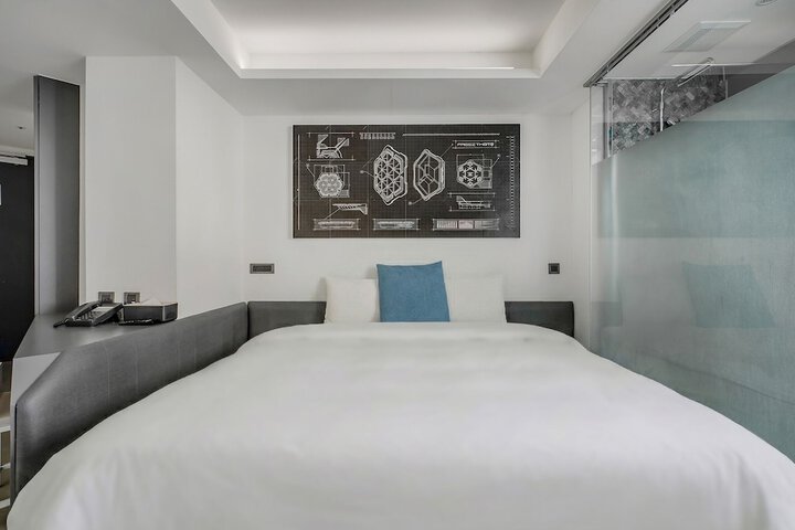Room 47 of 122