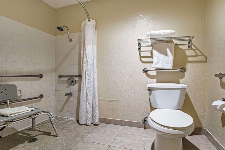 1 King Bed Microwave and Refrigerator Flat Screen Television High Speed Internet Accessible (13 of 20)