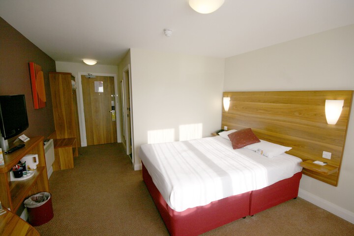 Room 8 of 20