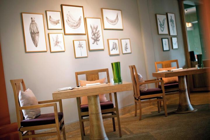 Dining 75 of 129