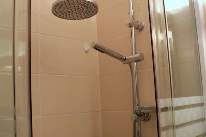 Room 13 of 27