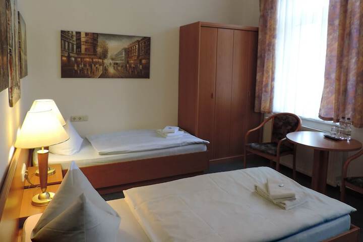 Room 7 of 35