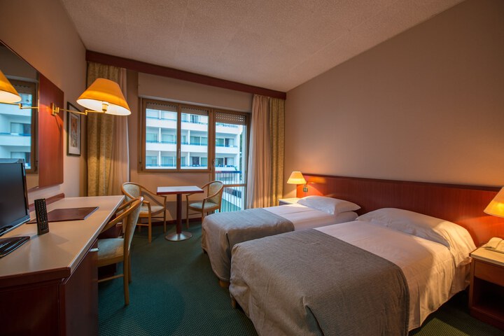 Room 14 of 72