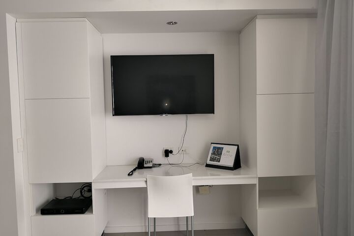 Room 16 of 36