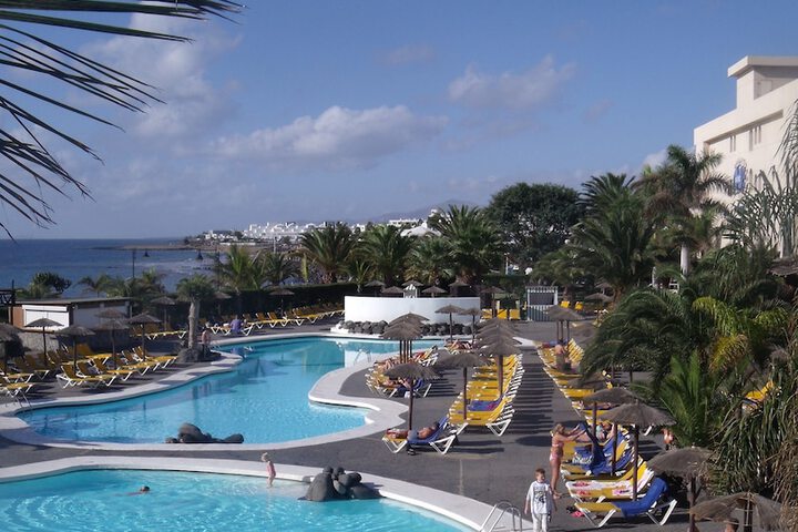 Hotel with Pool