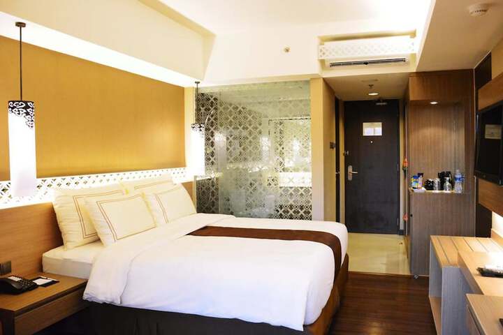 Room 16 of 65