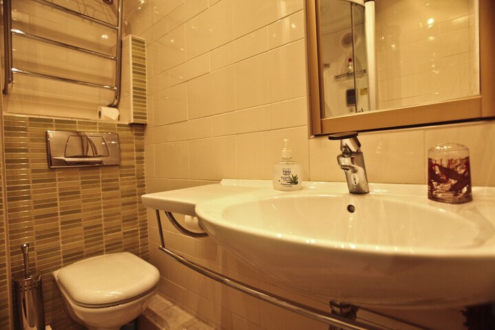 Room 155 of 176