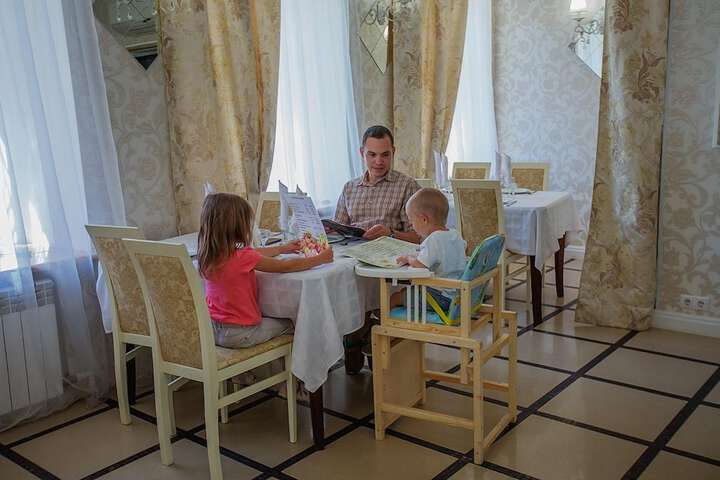 Dining Photos