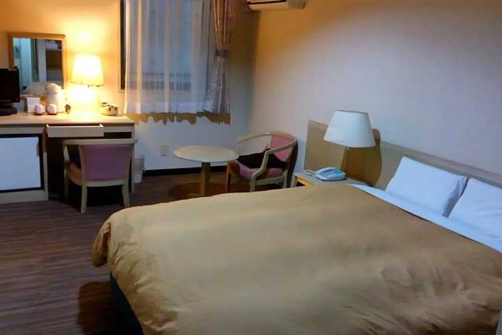 Room 19 of 45