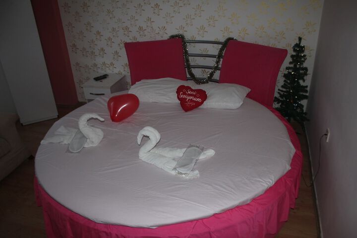 Room 14 of 28
