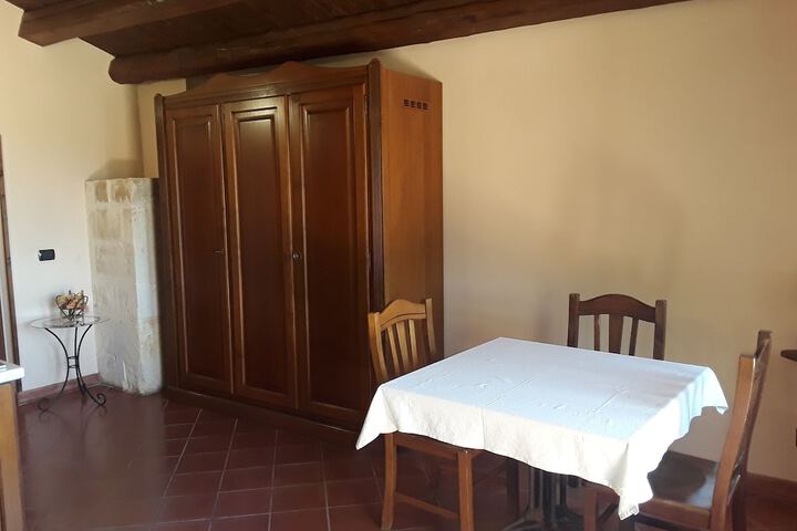 Room 17 of 106
