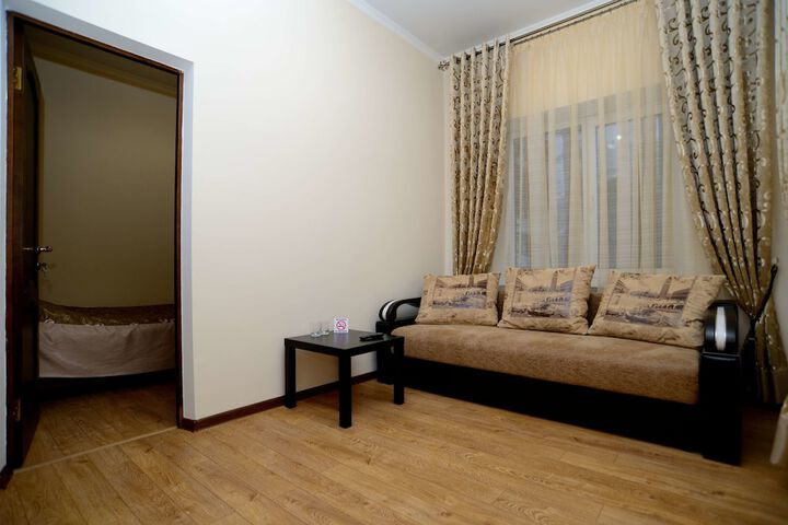 Room 9 of 29