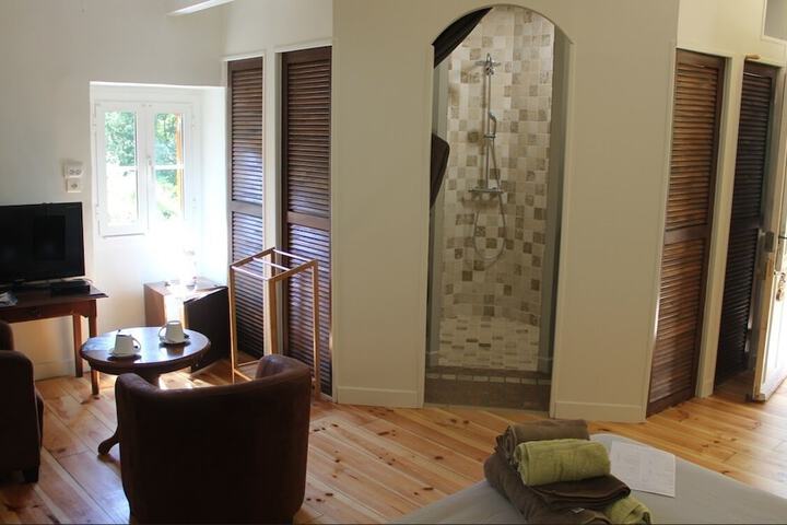 Room 8 of 39