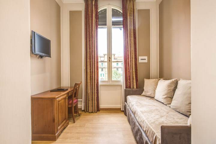 Room 73 of 147