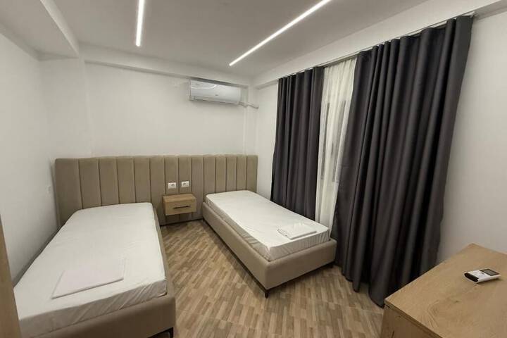 Room 3 of 62