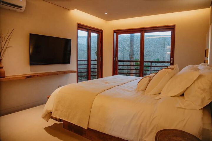 Room 13 of 79