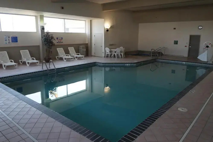 Pool 16 of 35
