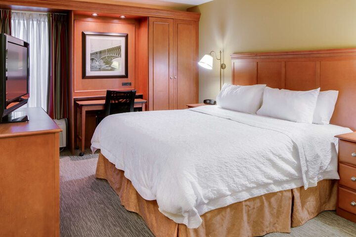 1 King Bed (12 of 12)