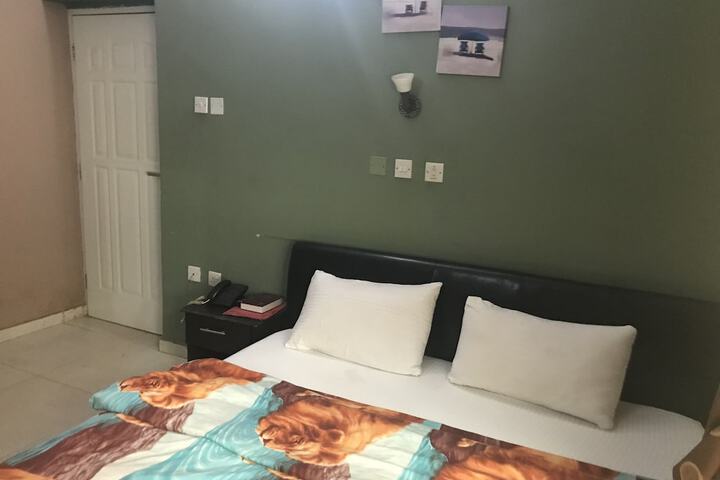 Room 12 of 29