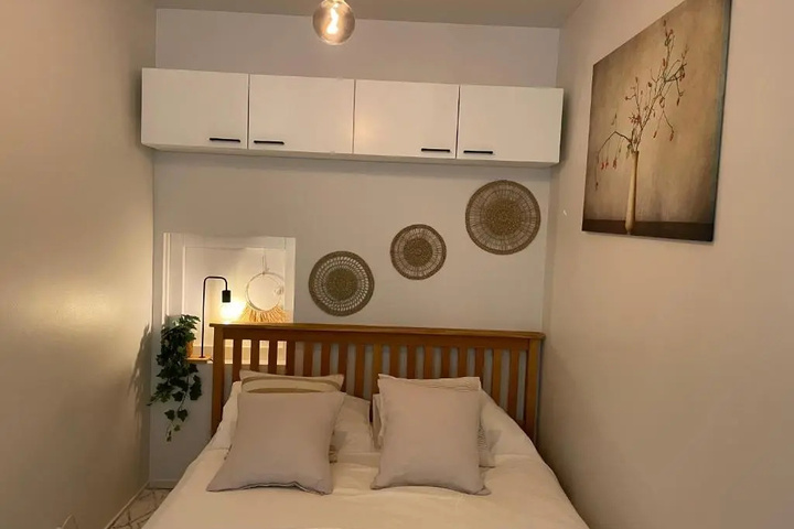 Room 2 of 15