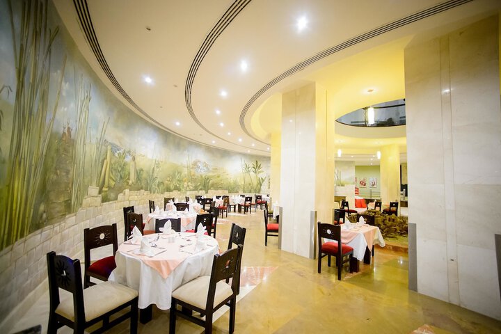 Dining 50 of 68