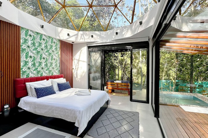 Room 4 of 50
