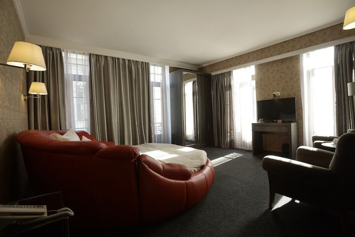 Room 46 of 101