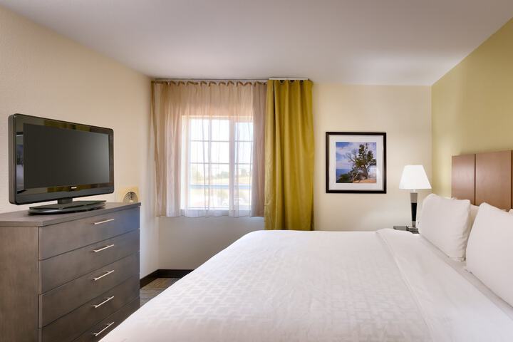 Studio Suite Queen Bed (12 of 14)