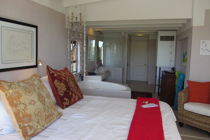 Room 9 of 43