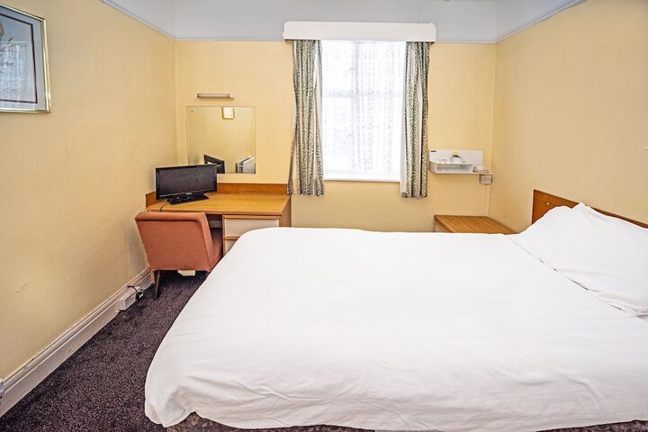 Room 18 of 31
