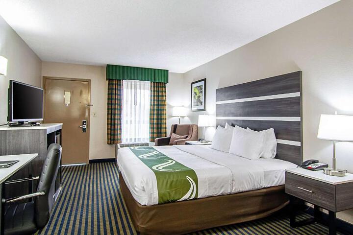 1 King Bed (5 of 14)