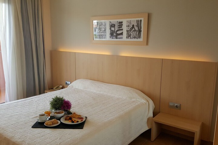 Room 6 of 32