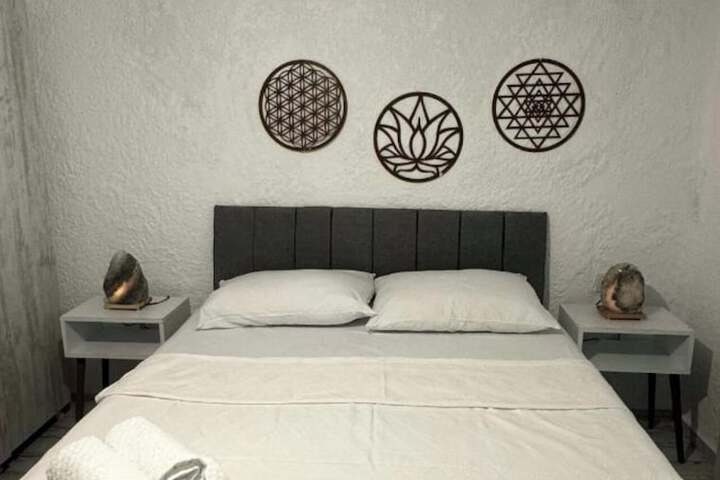 Room 10 of 19