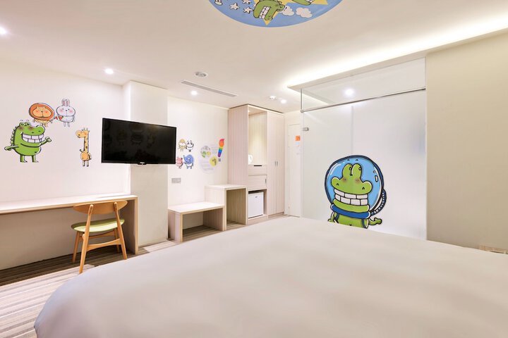 Room 13 of 45