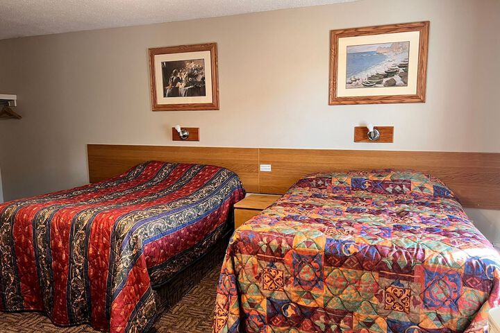 Room 7 of 18