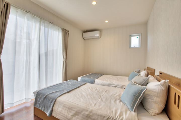 Room 18 of 155