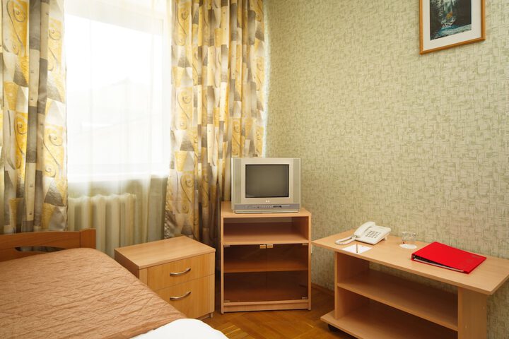 Room 11 of 42