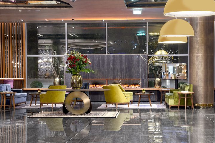 Entrance & Lobby