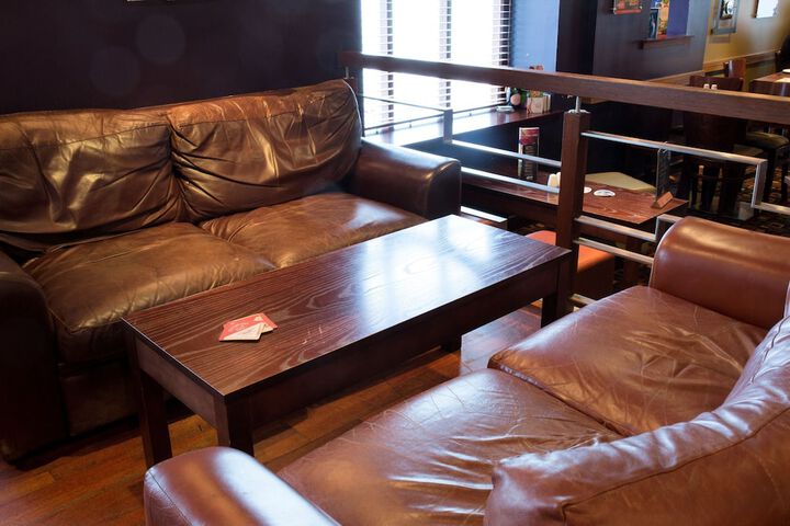 Lounge 27 of 32