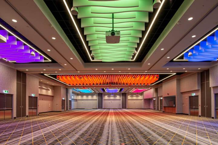 Ballroom/Hall 74 of 118