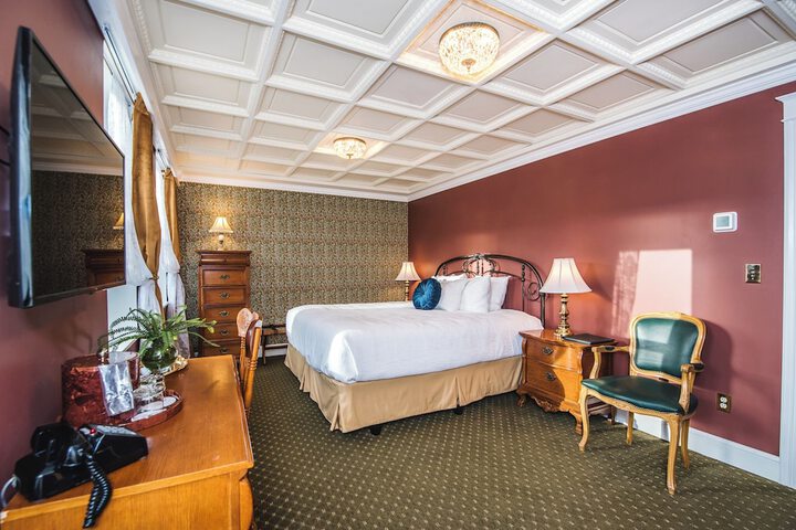 Room 30 of 62