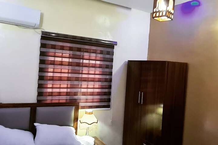 Room 2 of 43