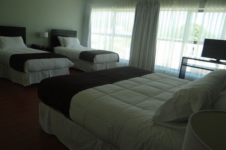 Room 32 of 69