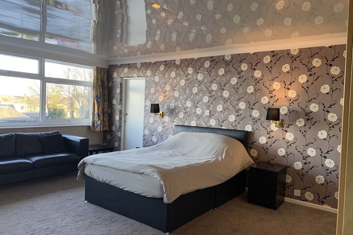 Room 35 of 85