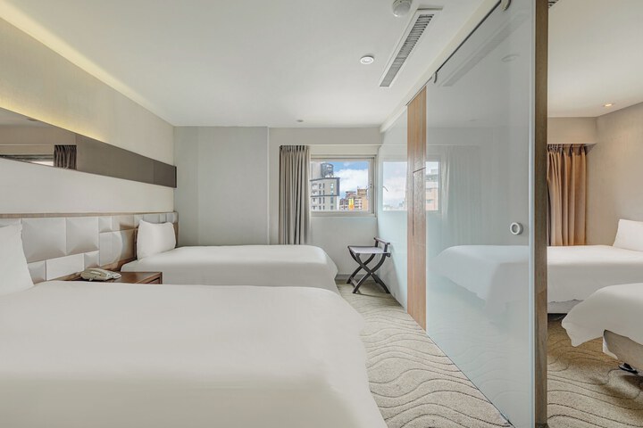 Room 46 of 97