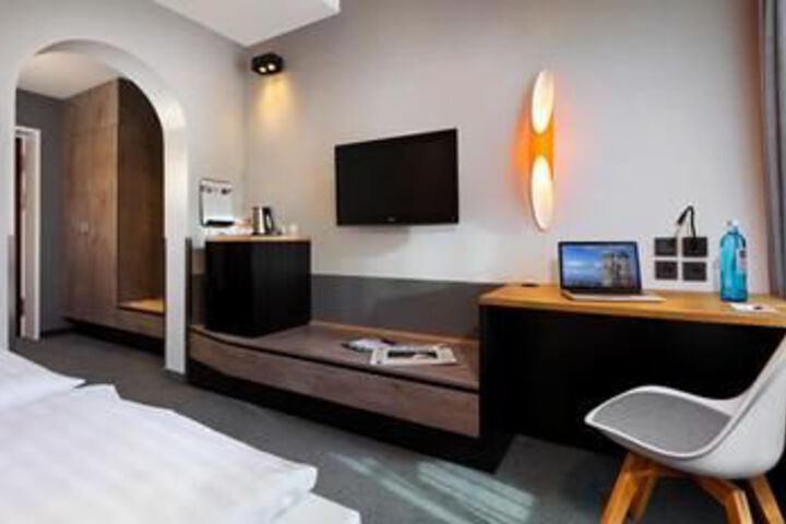 Room 27 of 58