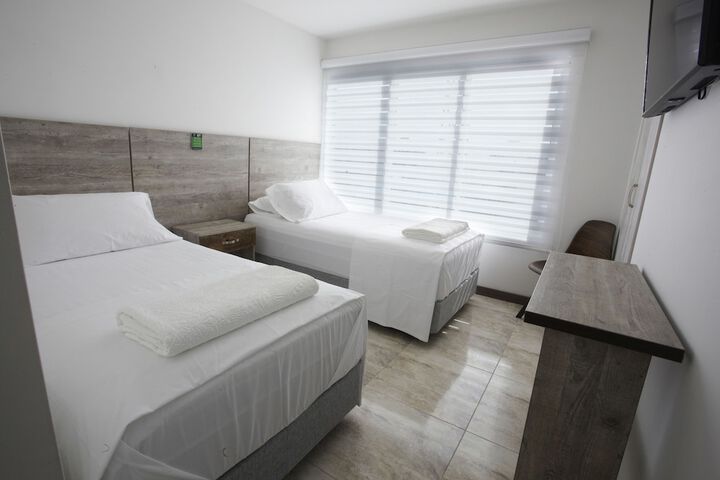 Room 8 of 18