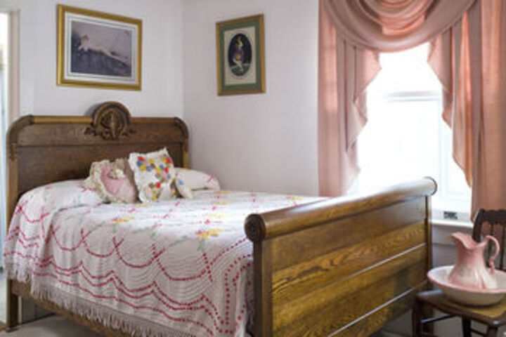 Room 10 of 27