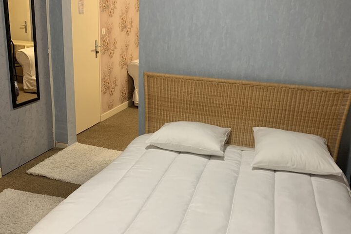 Room 10 of 31
